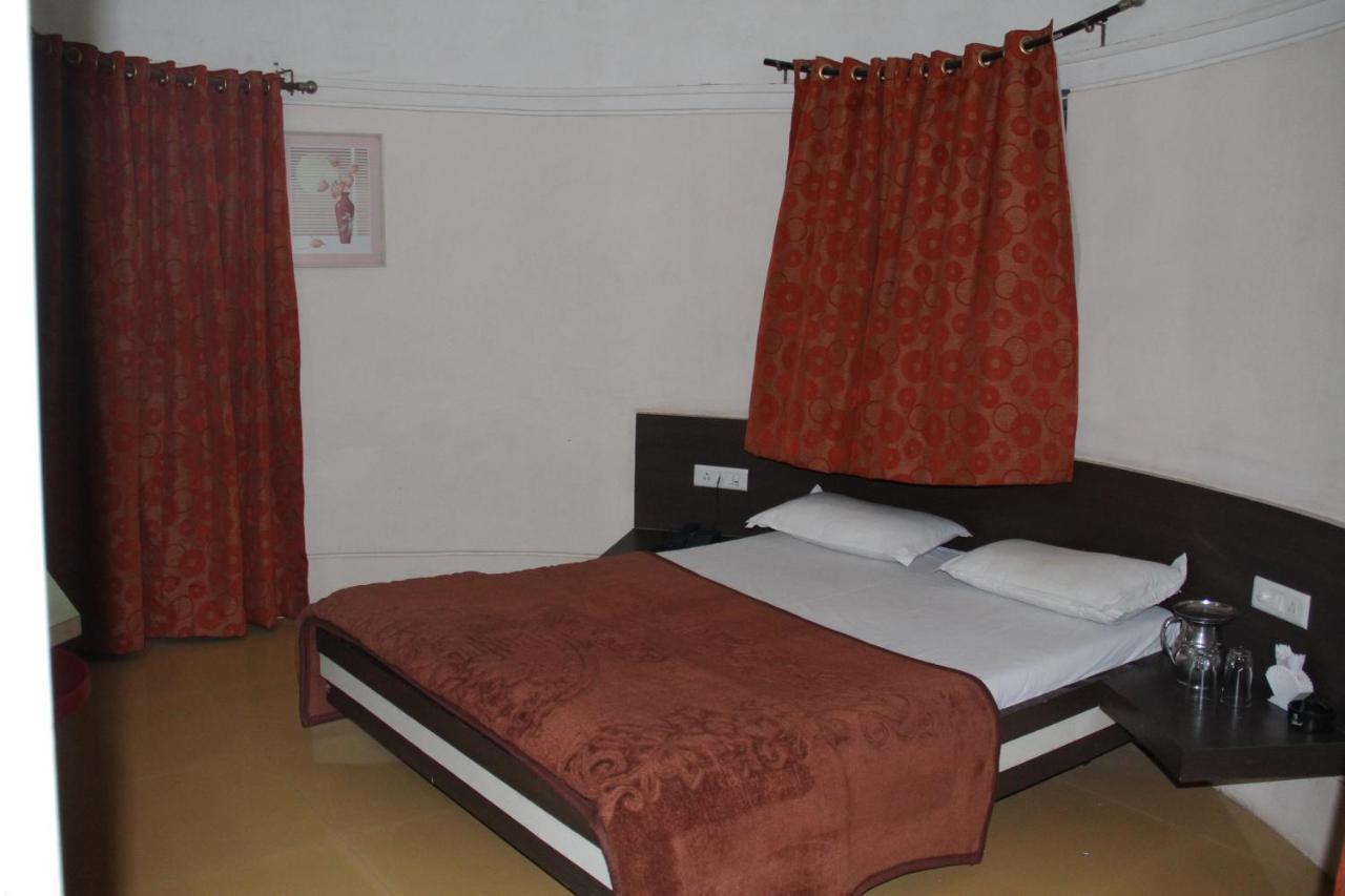 Hotel Tapovan Nashik Εξωτερικό φωτογραφία